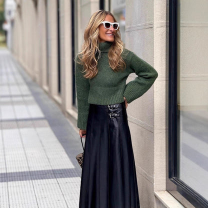 Pull femme à la mode avec col roulé et matériau doux Chic und Stil