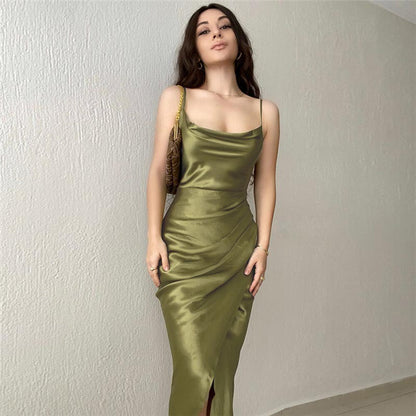 Robe maxi en satin pour dames avec une fente élégante et un décolleté séduisant Chic und Stil