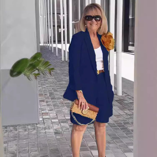 Ensemble blazer-shorts pour femmes à la mode avec double rangée de boutons et coupe élégante Chic und Stil