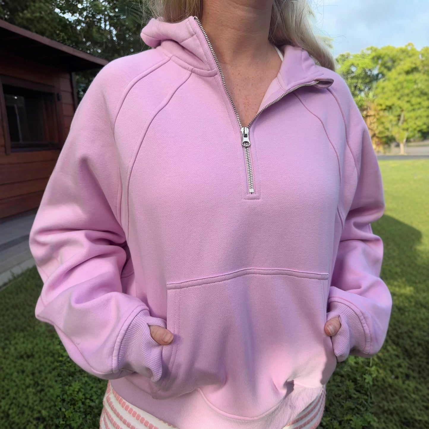 Ladies Pullover Sweatshirt with Half-Zip in Soft Fleece and Practical Kangaroo Pocket Chic und Stil