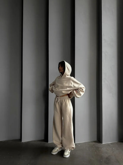 Ladies casual hoodie and loose jogger pants in soft fleece Chic and Style