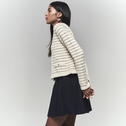 Dames cardigan avec des détails élégants de boutons et une coupe décontractée Chic und Stil