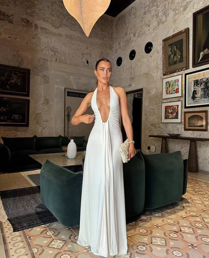 Robe maxi femme avec décolleté en V profond et design élégant avec volants Chic und Stil