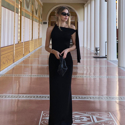 Femmes Robe de soirée élégante avec design d'épaule asymétrique et détails raffinés Chic und Stil