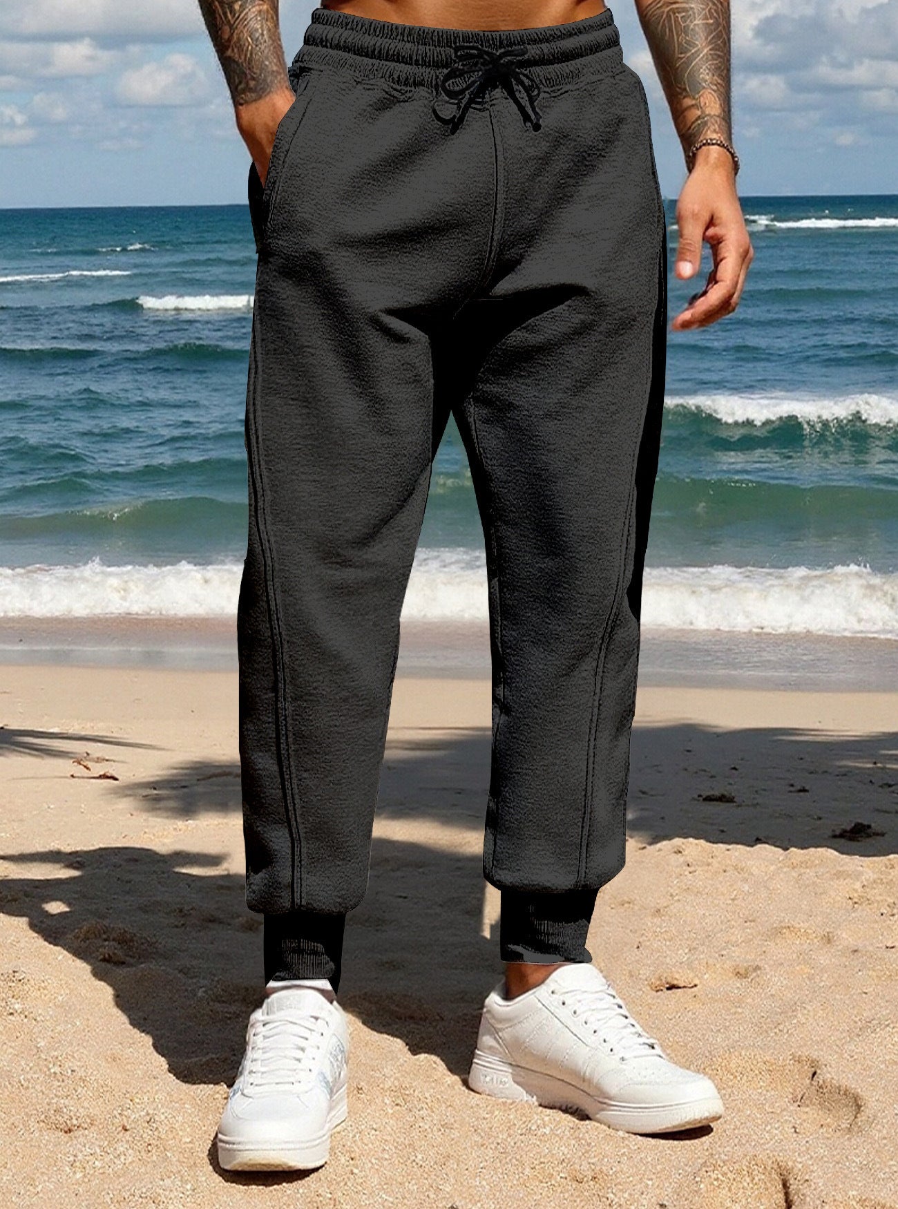 Casual sports pants for men with elastic waistband and practical side pockets Chic and Style