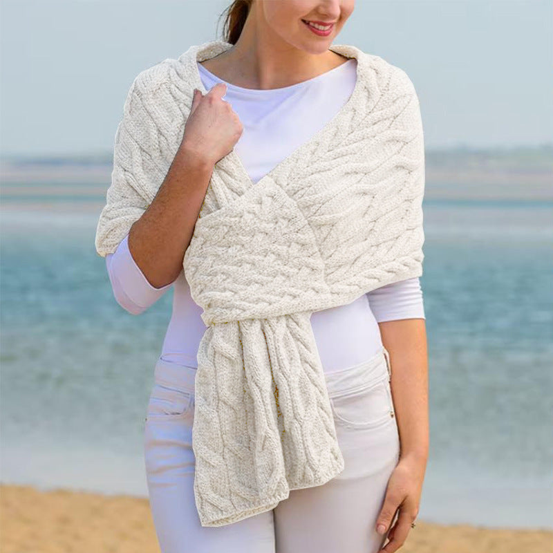 Knot scarf for women with structured twisted pattern Chic und Stil