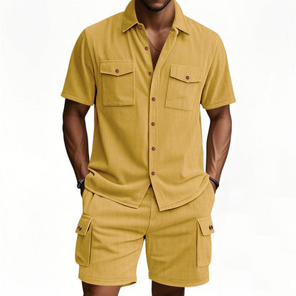 Chemise décontractée pour hommes et ensemble de shorts avec poches poitrine pratiques et taille élastique Chic und Stil