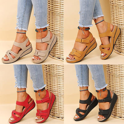 Sandales à brides confortables pour femmes avec boucles réglables et semelle ergonomique Chic und Stil