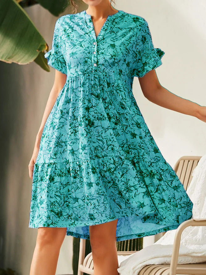 Robe décontractée pour femmes avec un design patchwork floral et une fermeture à boutons à la mode Chic und Stil