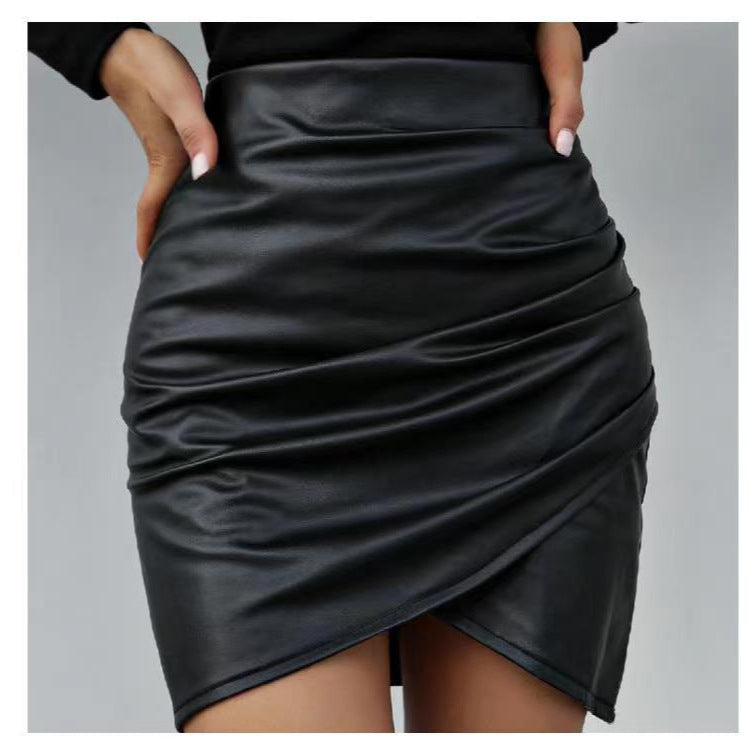 Short à volants en similicuir pour femmes avec coupe asymétrique Chic und Stil