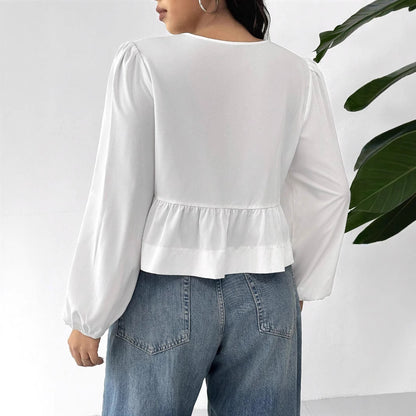 Chemisier femme avec des détails romantiques en volants et un nœud Chic und Stil