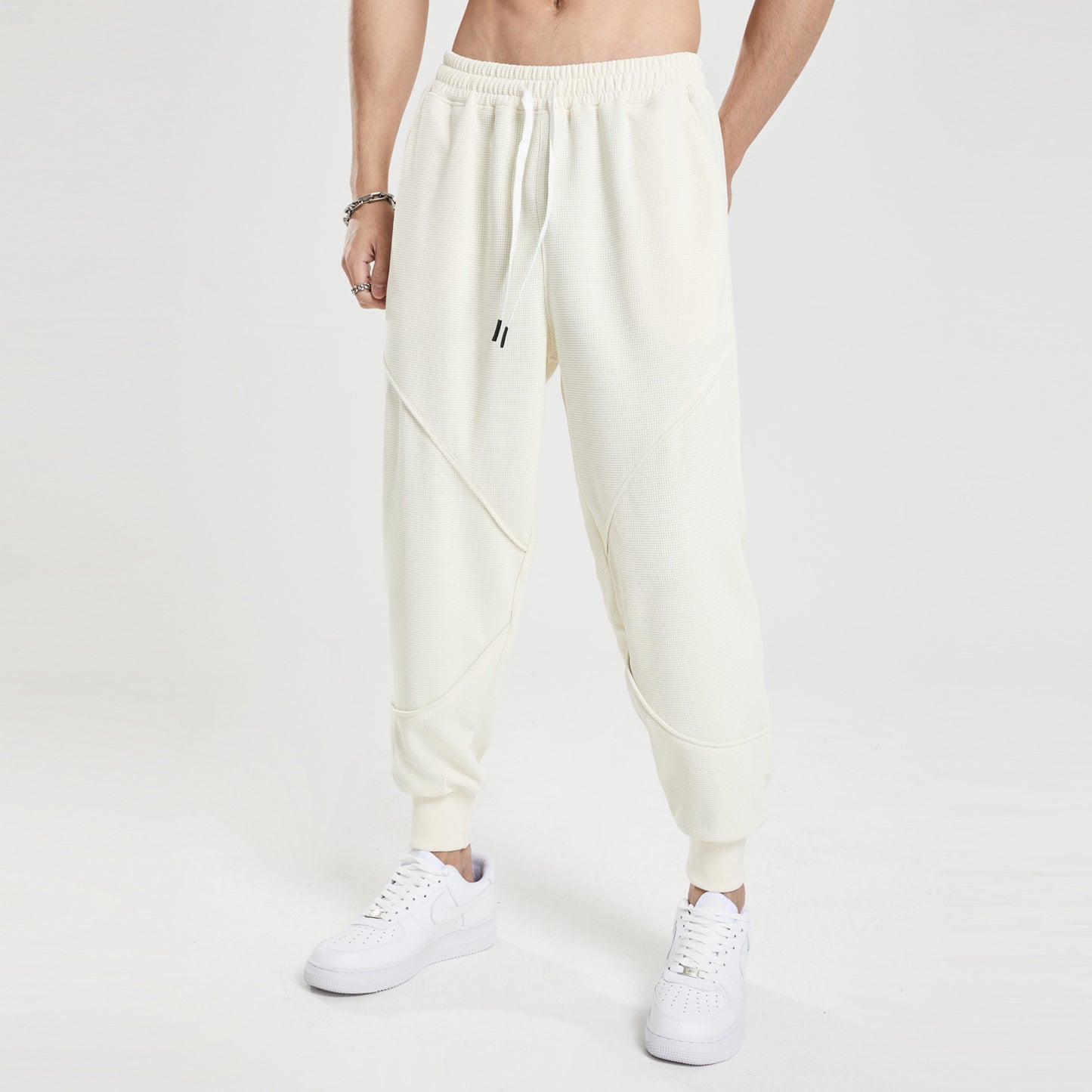 Men's sports pants with quilted design Chic and Style