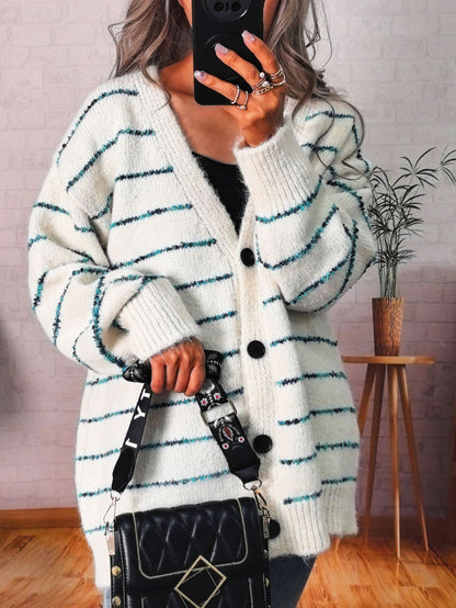 Dames gros tricot cardigan avec des rayures contrastantes à la mode et des détails élégants de bouton Chic und Stil