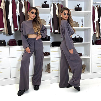 Oversized loungewear set for women with cropped sweatshirt and loose pants Chic und Stil