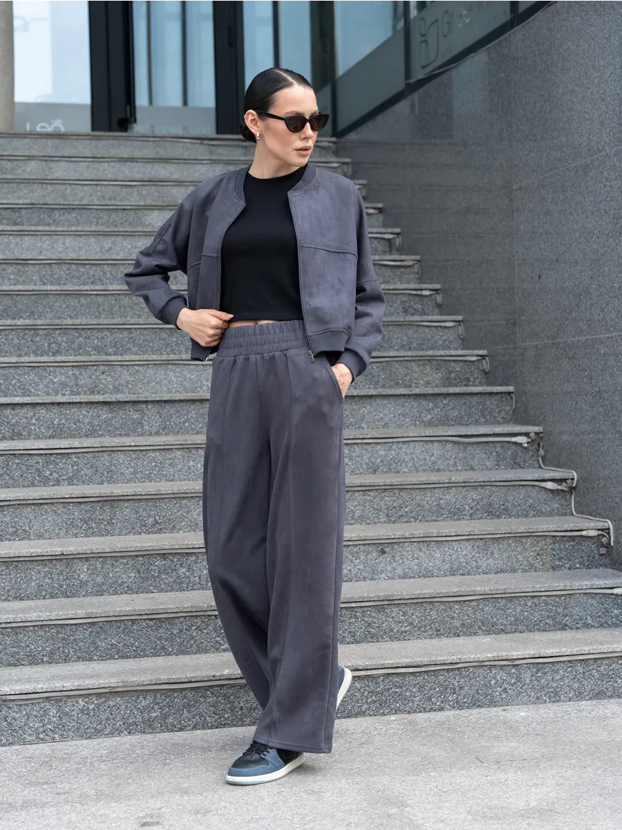 Oversized sport jacket for women with elastic sleeves and wide pants Chic und Stil