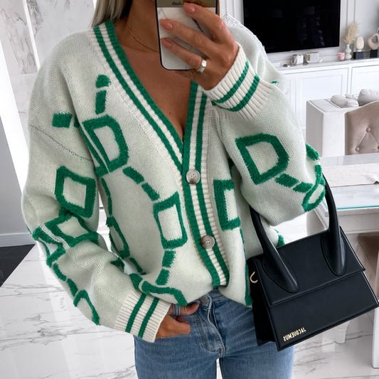 Cardigan féminin tricoté avec motif texturé et détails de boutons Chic und Stil