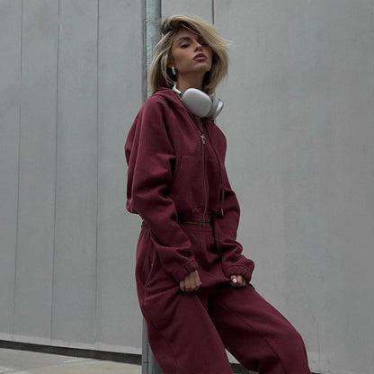 Women's sporty hoodie set with high collar and comfortable pants Chic and Style