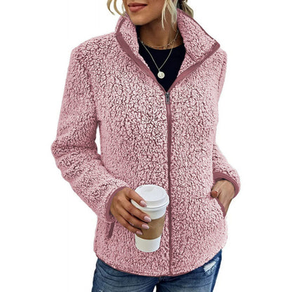 Soft fleece jacket for women with a high collar and side pockets Chic und Stil
