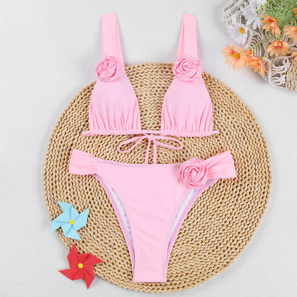 Bikini triangle femme avec des accents floraux et des bretelles réglables Chic und Stil
