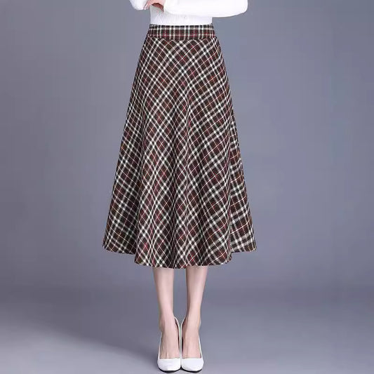 Midi skirt for women with an elegant checked design and fluid cut Chic and Style
