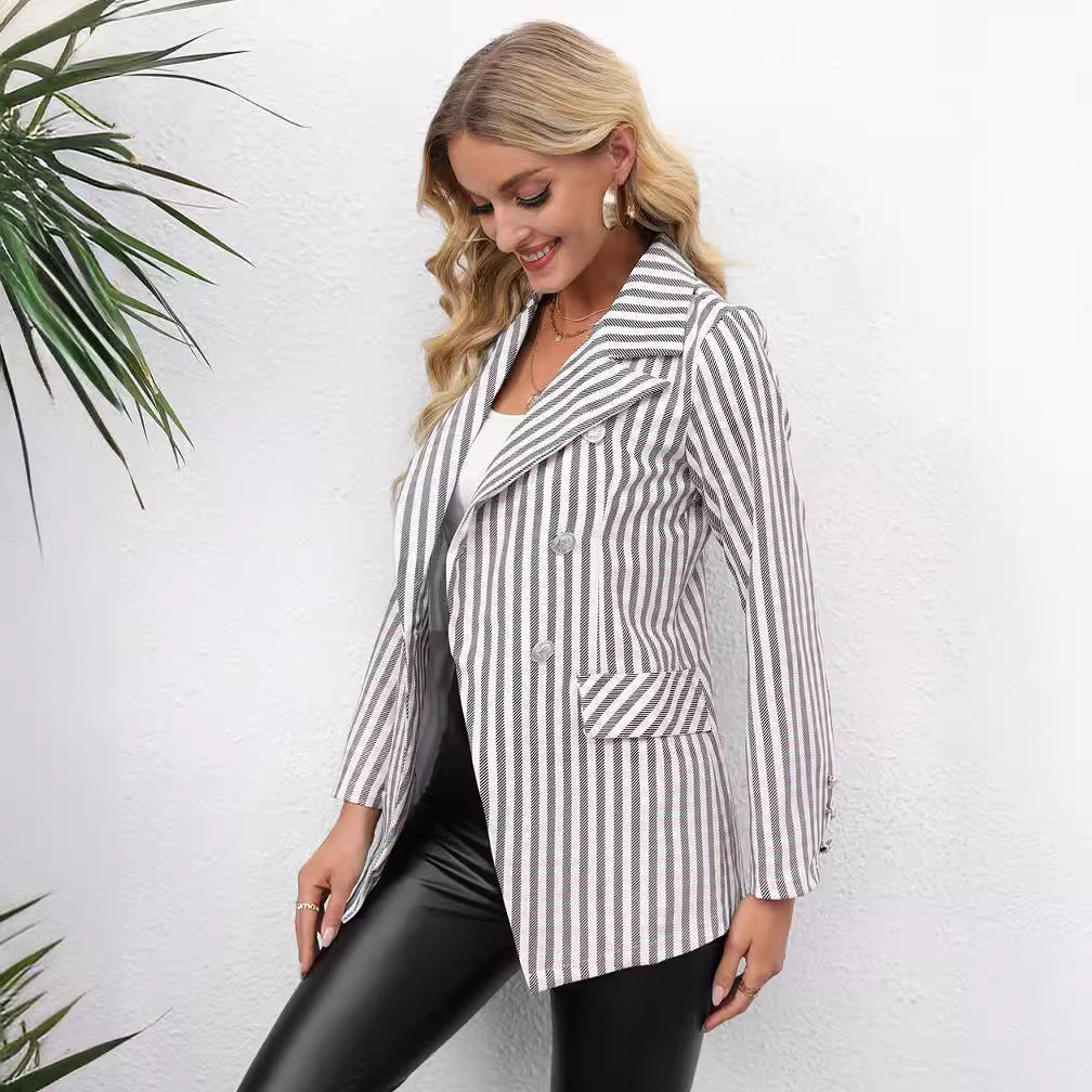 Blazer à carreaux pour femmes avec double boutonnage et silhouette slim Chic und Stil