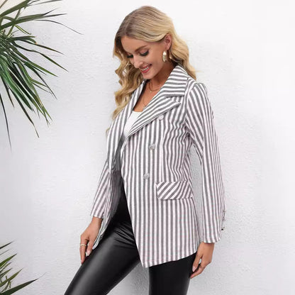 Blazer à carreaux pour femmes avec double boutonnage et silhouette slim Chic und Stil