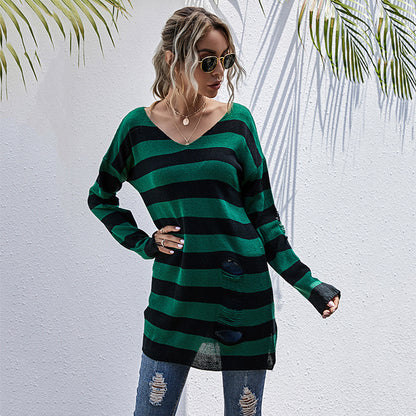 Pull décontracté pour femmes avec encolure asymétrique et design rayé Chic und Stil
