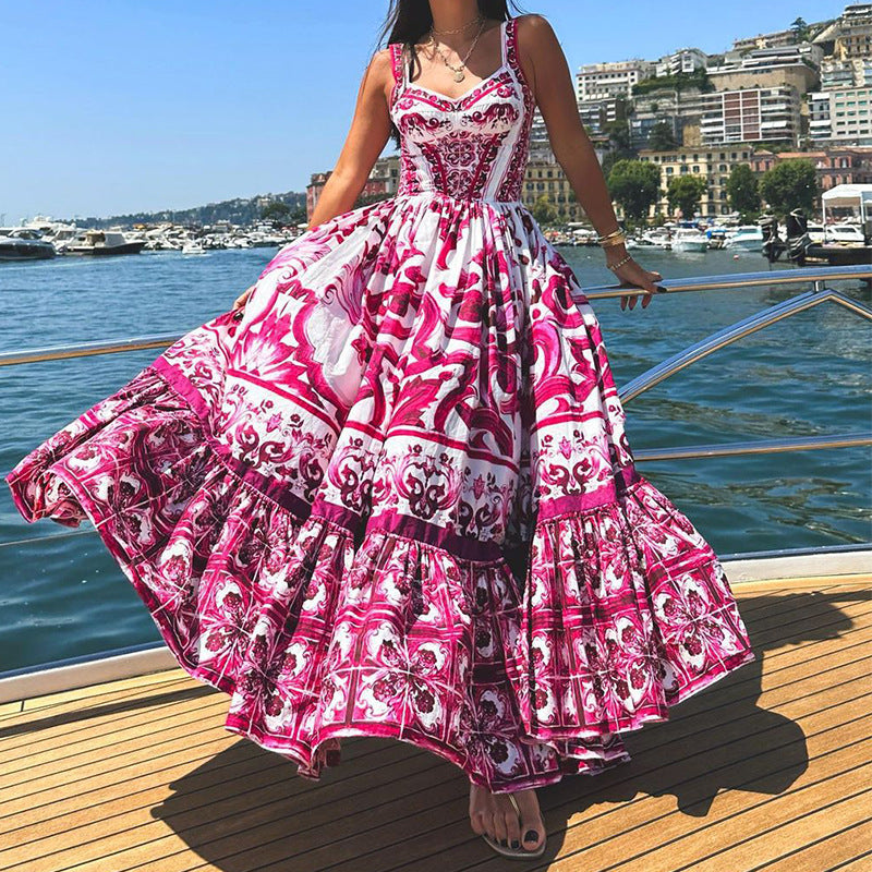 Robe maxi élégante pour dames avec un design de volants ludique et des motifs luxuriants Chic und Stil