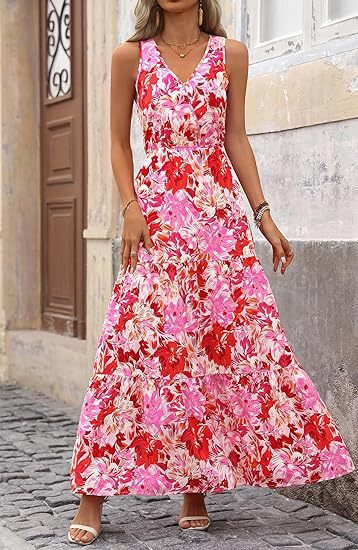 Robe maxi femme avec des appliques florales et des bretelles étroites Chic und Stil