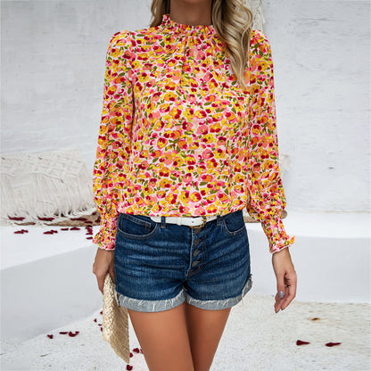 Women's blouse with floral appliqués and elegant ruffles Chic und Stil