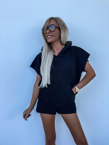 Ensemble de hoodie court à manches courtes décontracté pour femmes avec taille élastique et shorts doux Chic und Stil