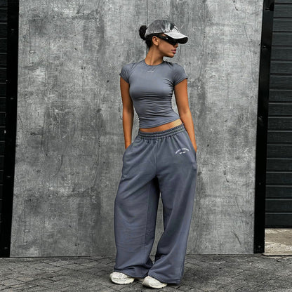 Ladies Sporty Style Crop Fitness Top and Chic Relaxed Jogging Pants Set