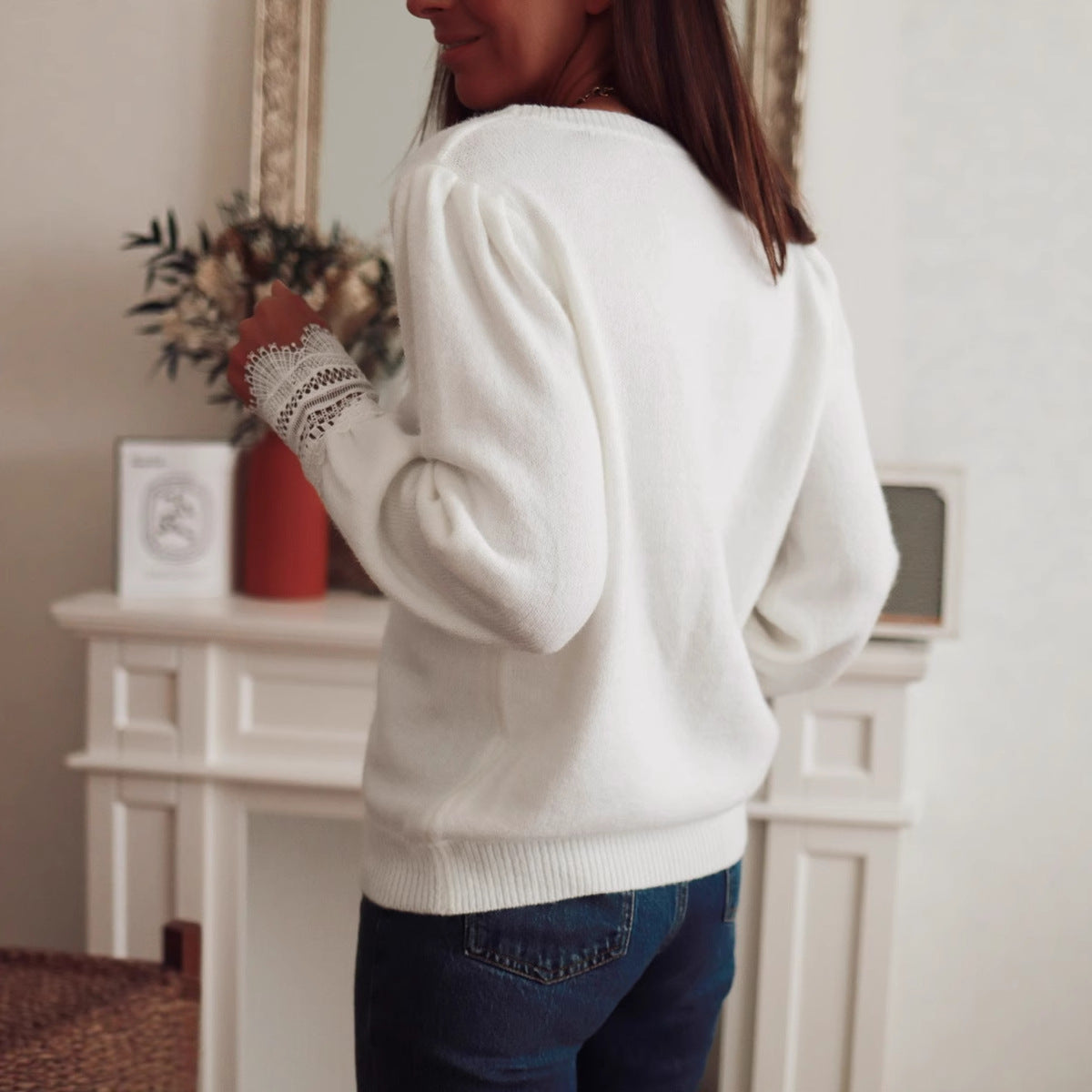 Pull en tricot pour femmes avec col en dentelle et manches bouffantes Chic und Stil
