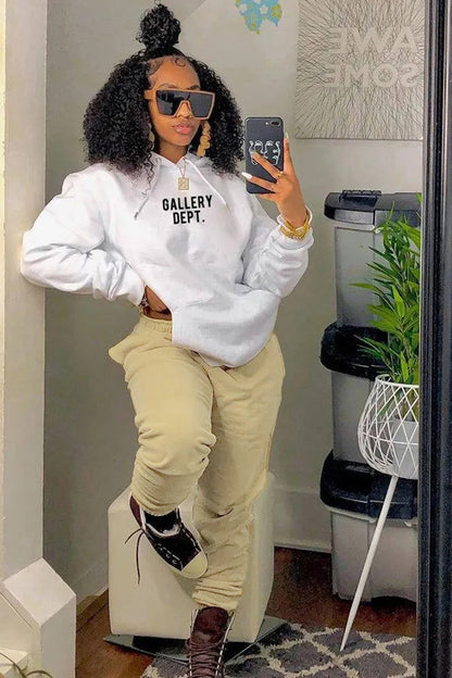 Chic and Style women's urban hoodie set and jogger pants with trendy print