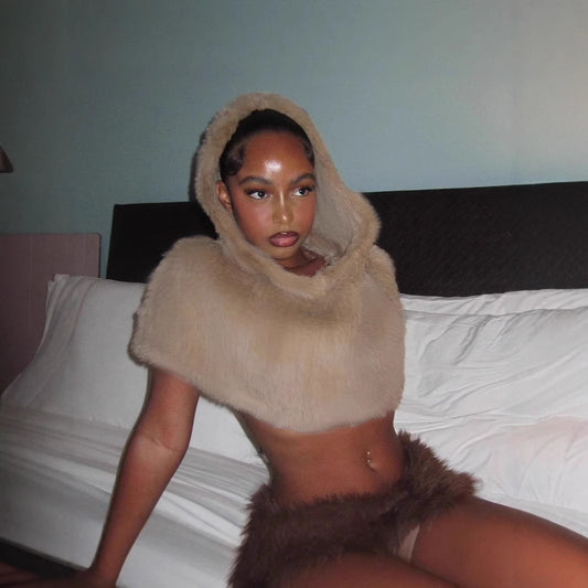 Dames Cape en fausse fourrure à capuche Chic und Stil