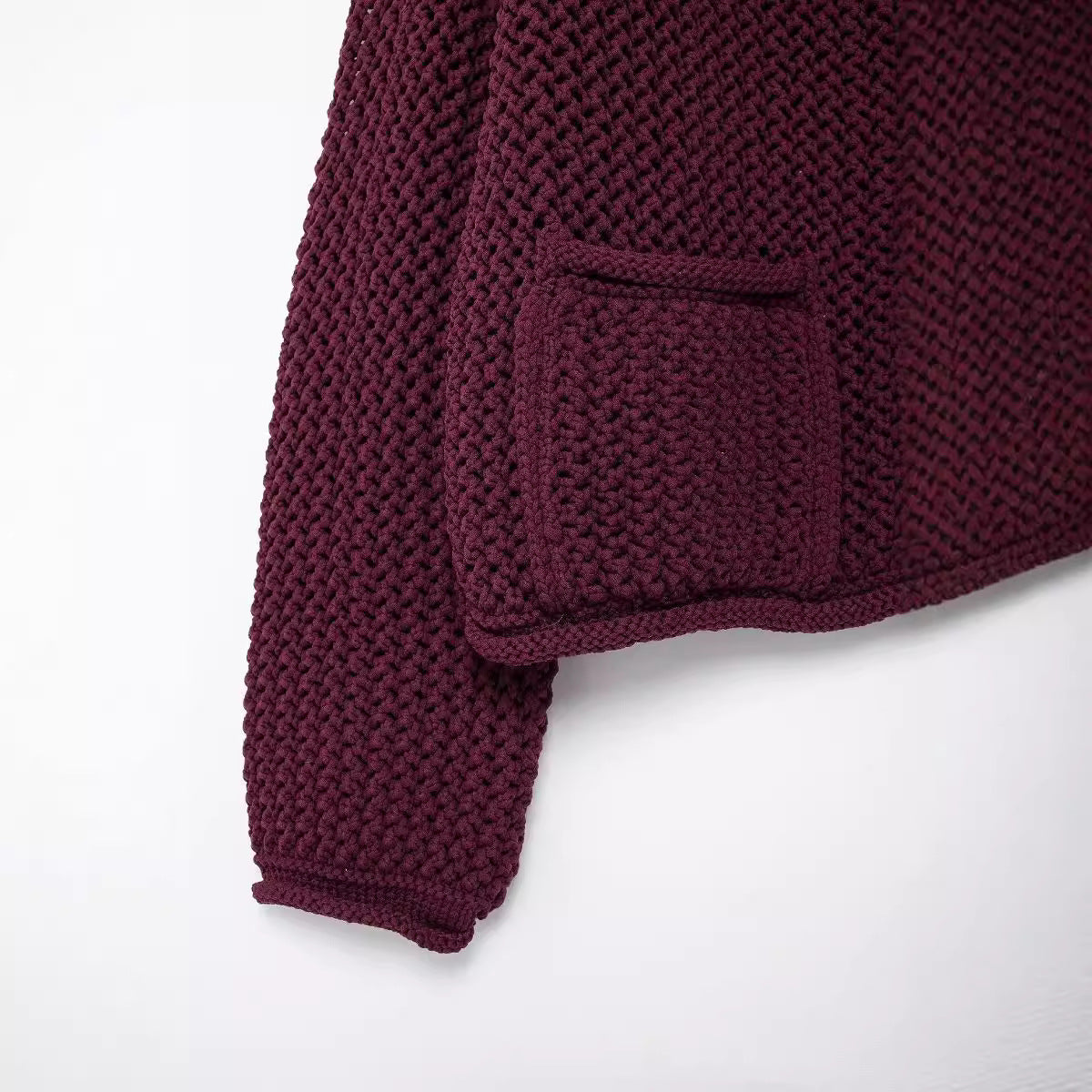 Dames cardigan mode avec des boutons dorés et des poches à passepoil Chic und Stil