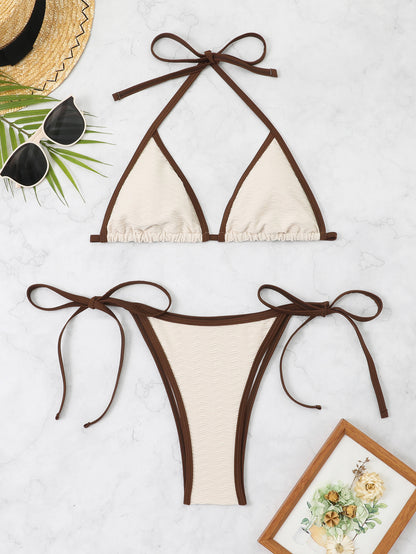 Bikini triangle femme avec des liens raffinés et un design ondulé Chic und Stil