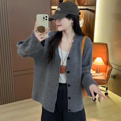 Dames gros tricot cardigan avec poches spacieuses et décolleté en V profond Chic und Stil