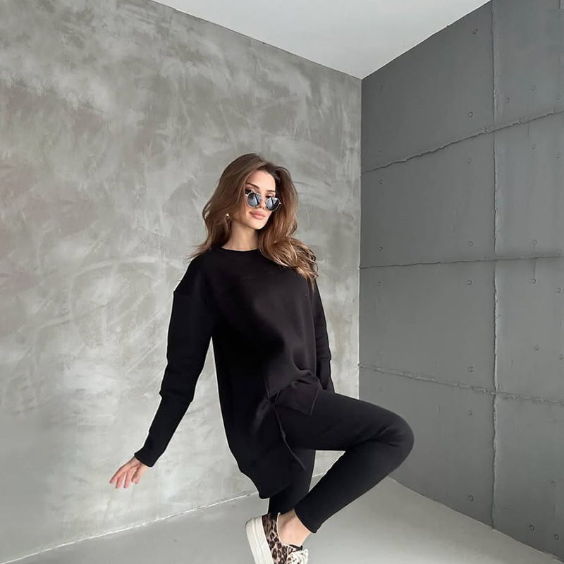 Casual sports set for women with oversized pullover and leggings Chic und Stil