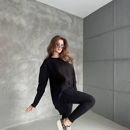 Casual sports set for women with oversized pullover and leggings Chic und Stil