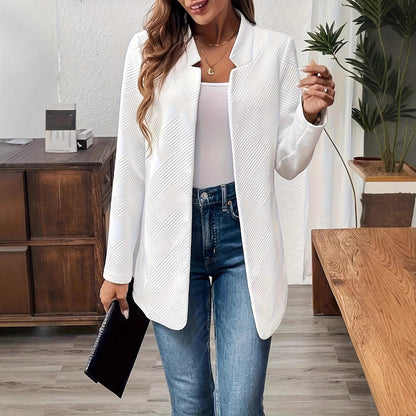 Dames élégante et structurée blazer en design minimaliste Chic und Stil