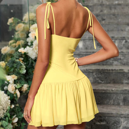 Robe à volants d'été pour femmes avec des bretelles spaghetti et un ourlet flottant Chic und Stil