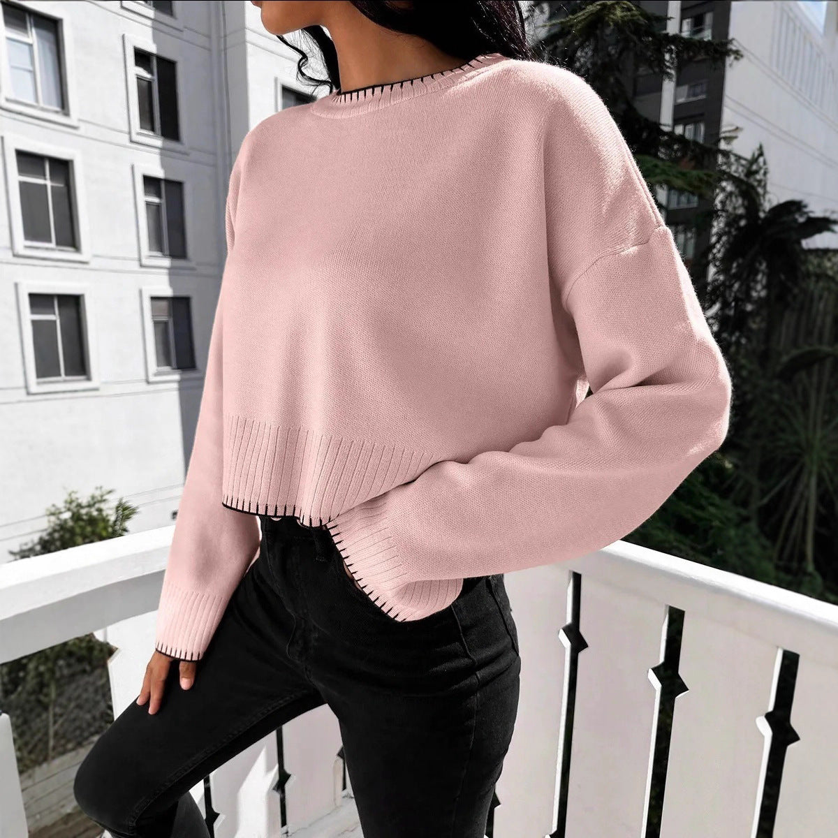 Pull en maille décontracté pour femmes avec des coutures contrastantes et une coupe courte Chic und Stil