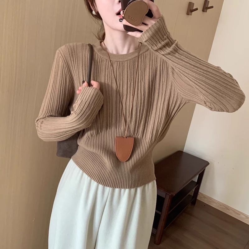 Pull en tricot pour femmes avec une élégante structure côtelée et une silhouette cintrée Chic und Stil