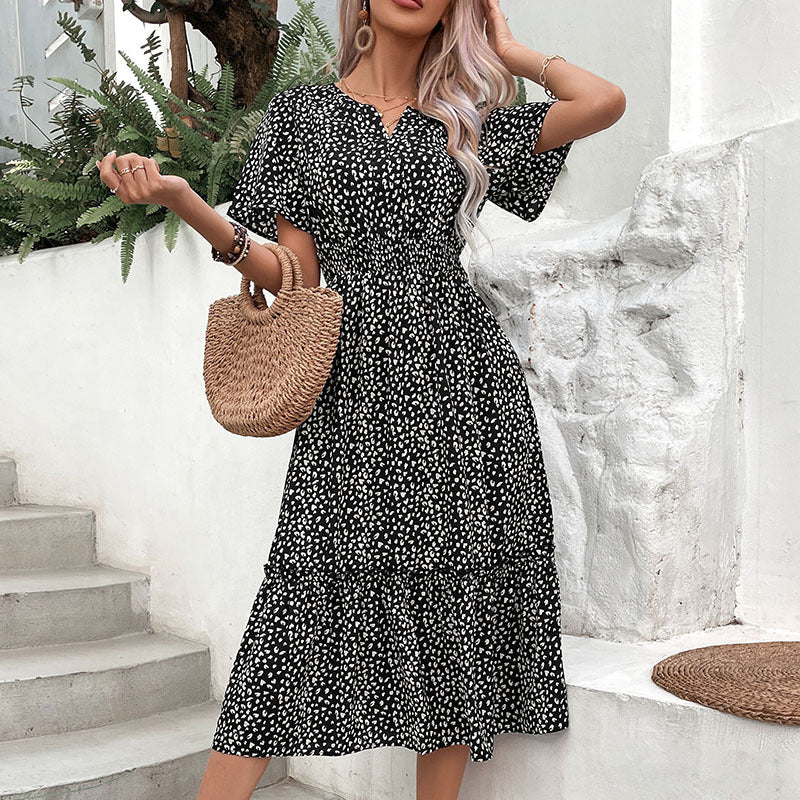 Robe midi à volants pour femmes avec détails en bouton Chic und Stil