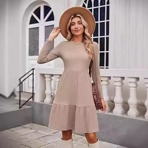 Robe maxi femme avec structure côtelée et jupe évasée Chic und Stil