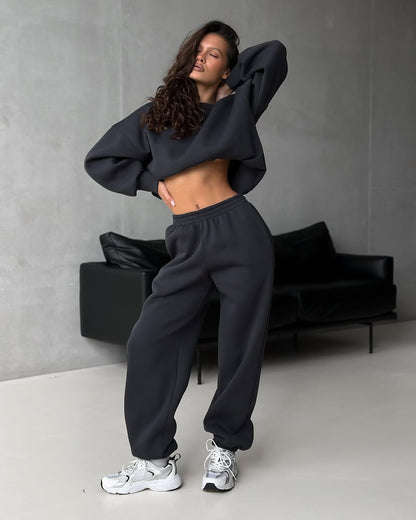 Chic and Style loose fit sweatshirt and jogger pants set for women