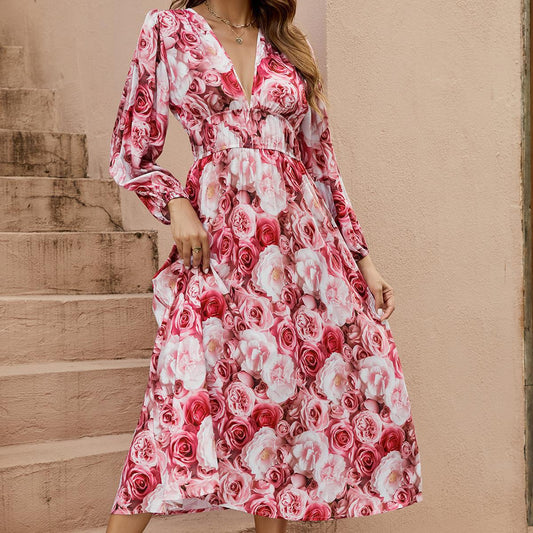 Dames Robe d'été longue avec coupe fluide et motif floral de roses Chic und Stil