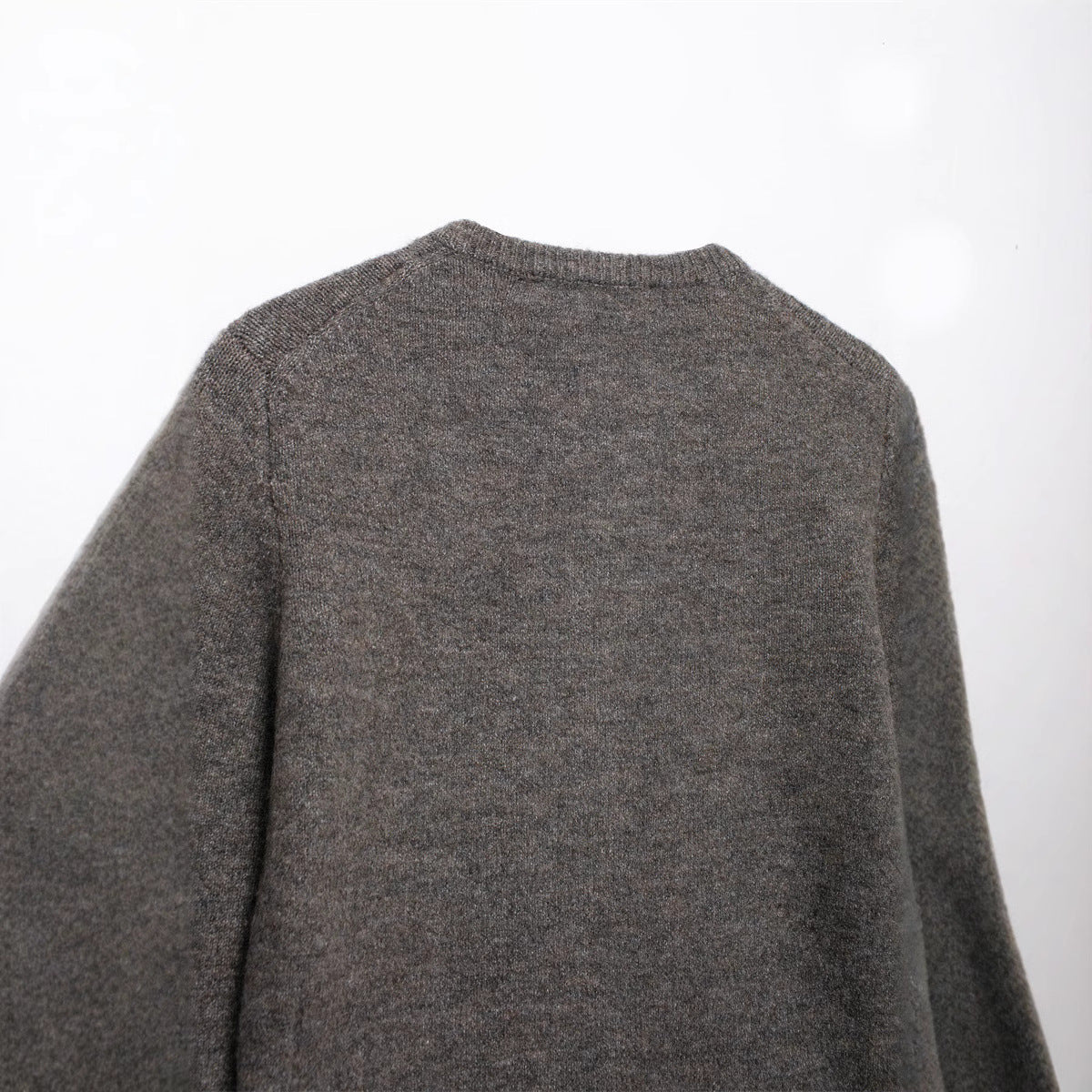 Dames gilet avec de fins détails de boutons et un col rond classique Chic und Stil