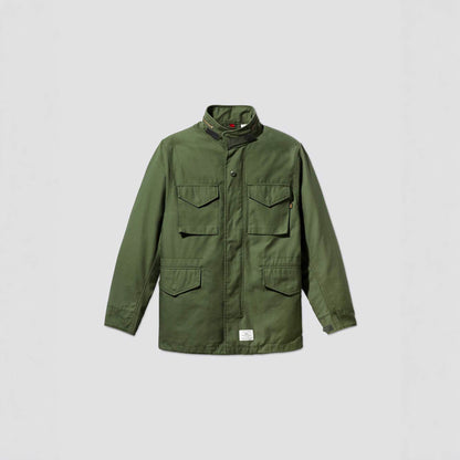 Functional outdoor jacket for men with practical pockets Chic and Style